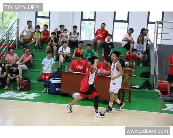 香港足球明星队在杭州展现风采引领城市足球热潮再度升温